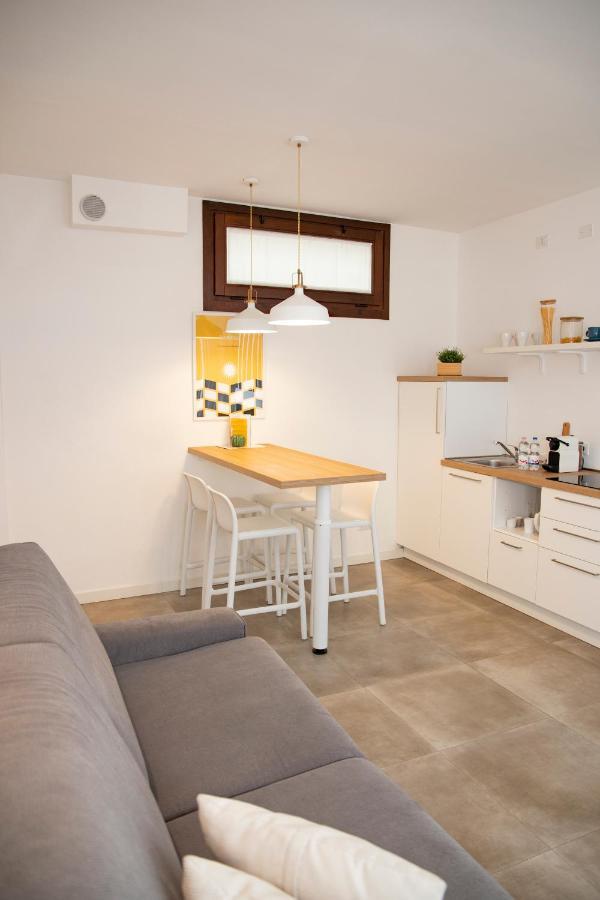 Easy Milano Apartment Navigli Exteriör bild
